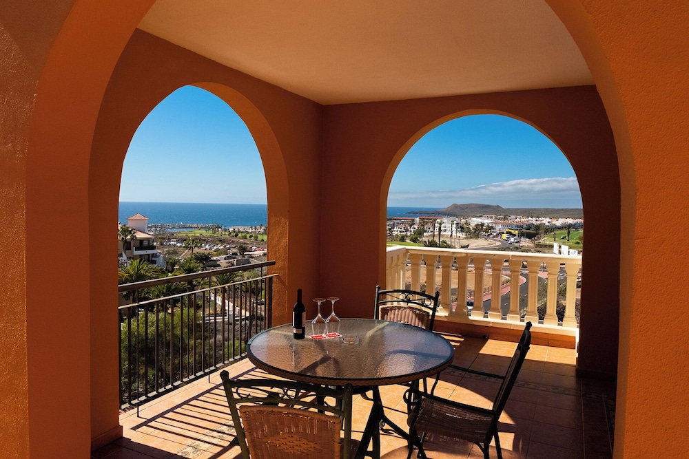 Grand Muthu Golf Plaza Hotel — Hotel rooms in Golf Del Sur, Canary Islands