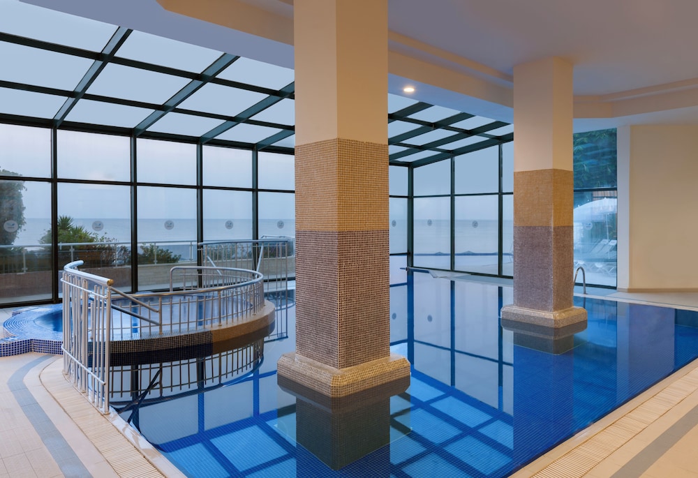 Aska Just In Beach – All Inclusive — Swimming pool in Alanya