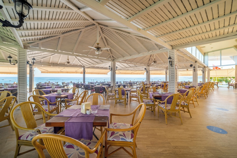 Aska Just In Beach – All Inclusive — Restaurant & bars in Alanya