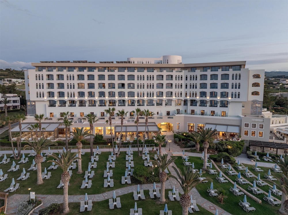 Creta Star Hotel — Hotel building in Rethymnon