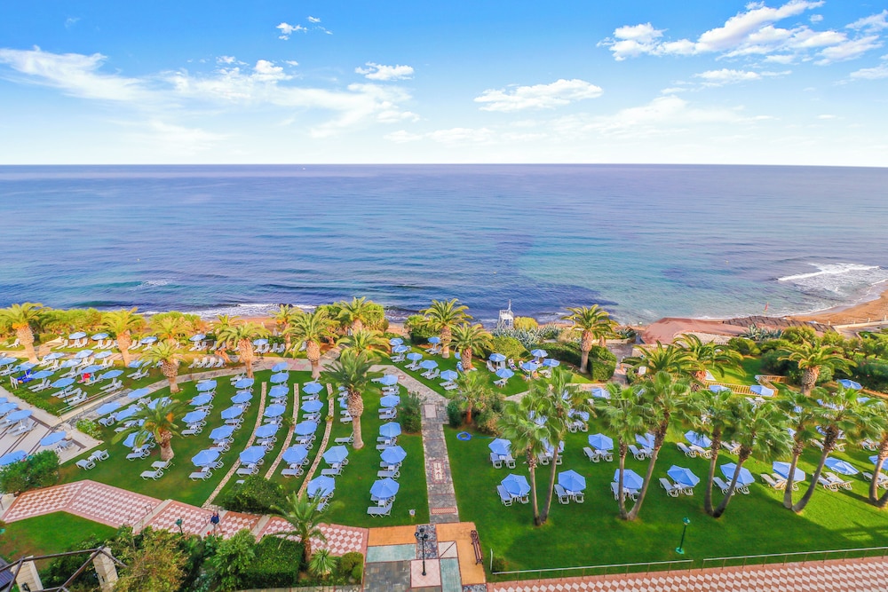 Creta Star Hotel — Beach in Rethymnon