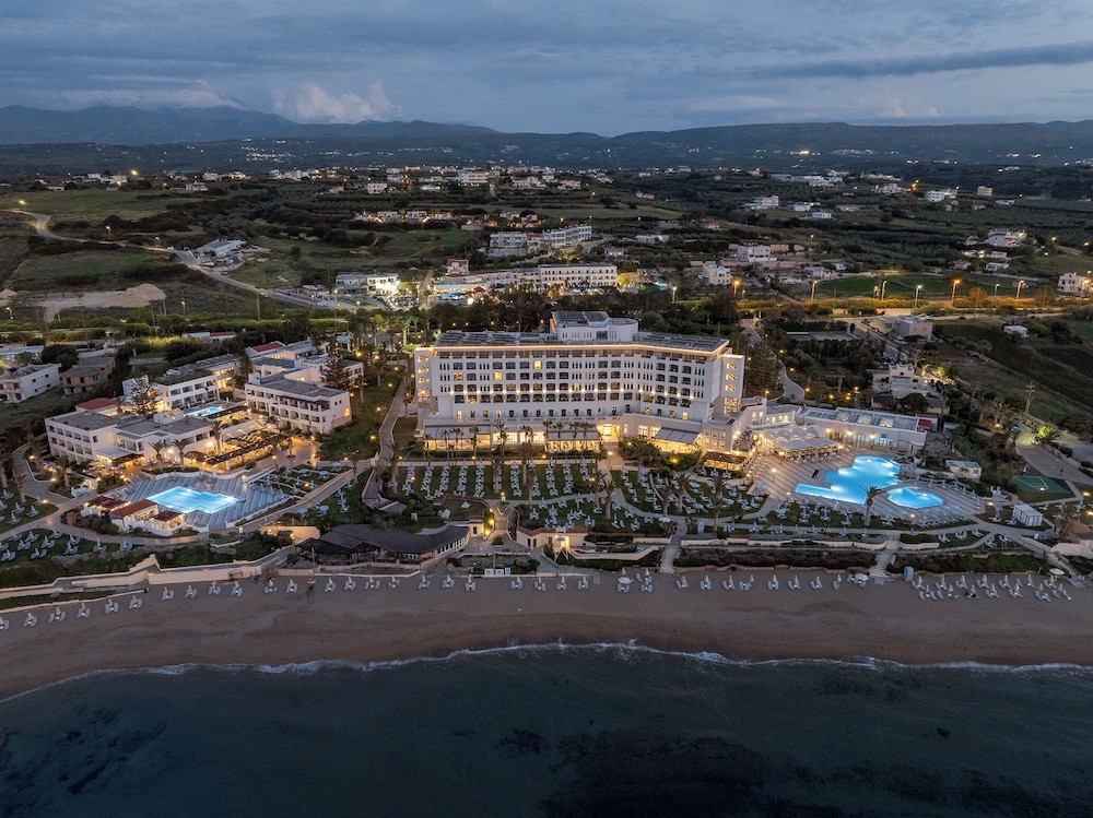 Creta Star Hotel — Main photo in Rethymnon