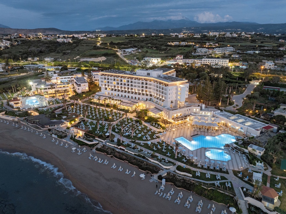 Creta Star Hotel — Hotel building in Rethymnon