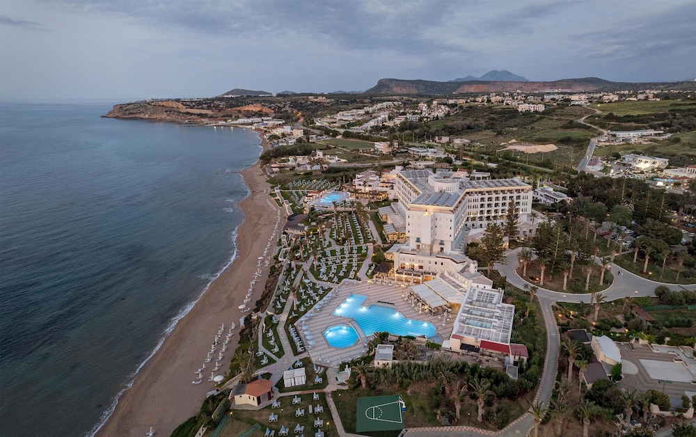 Creta Star Hotel — Hotel building in Rethymnon
