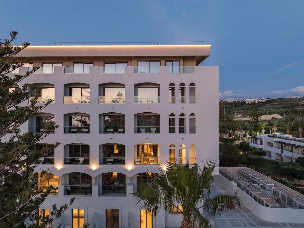 Creta Star Hotel — Hotel building in Rethymnon