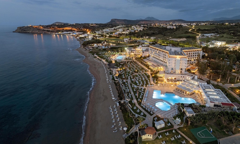 Creta Star Hotel — Beach in Rethymnon