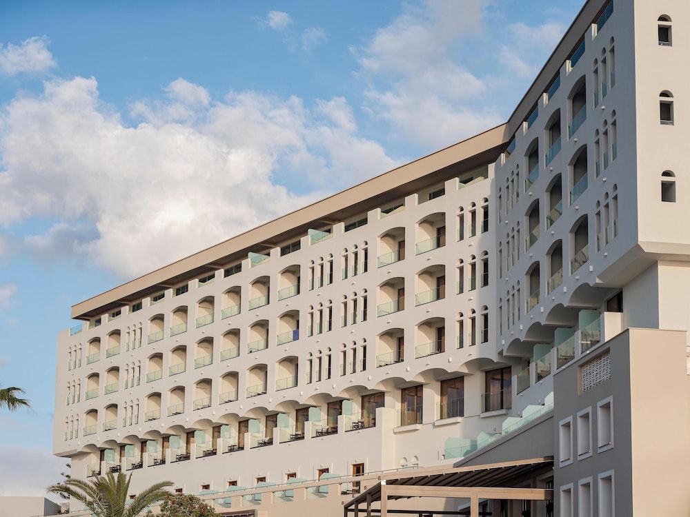 Creta Star Hotel — Hotel building in Rethymnon