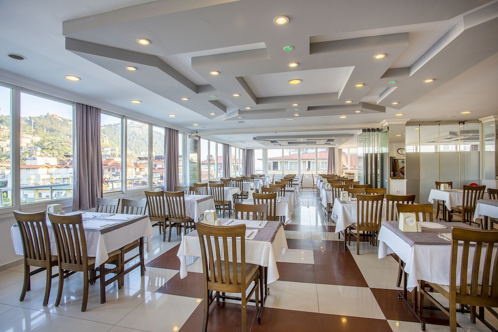 Aslan City Hotel — Restaurant & bars in Alanya