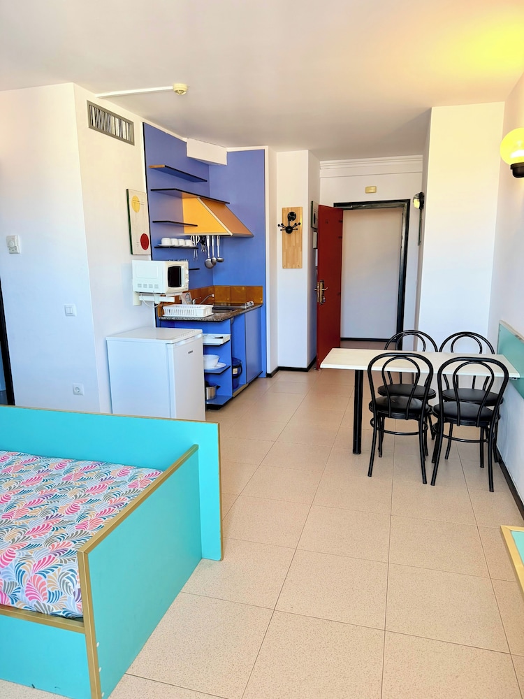 Apartaments Lloret Sun — Hotel rooms in Lloret de Mar, Catalonia