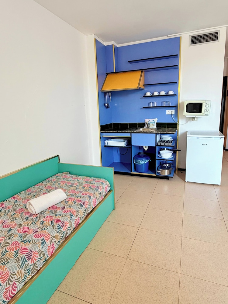 Apartaments Lloret Sun — Hotel rooms in Lloret de Mar, Catalonia