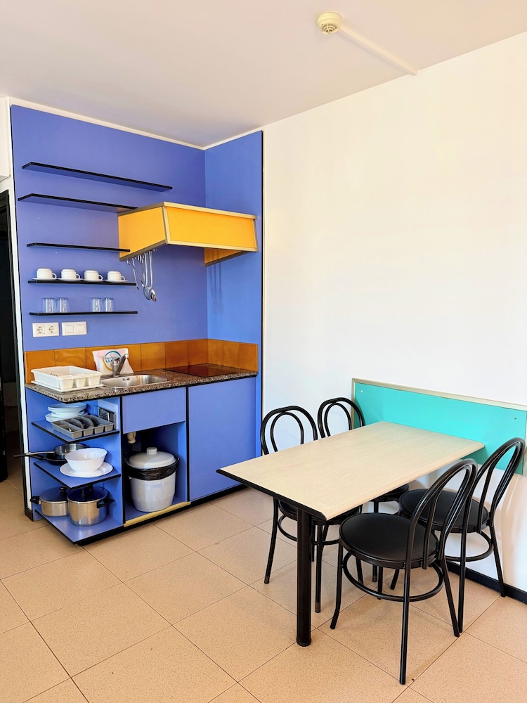 Apartaments Lloret Sun — Hotel rooms in Lloret de Mar, Catalonia