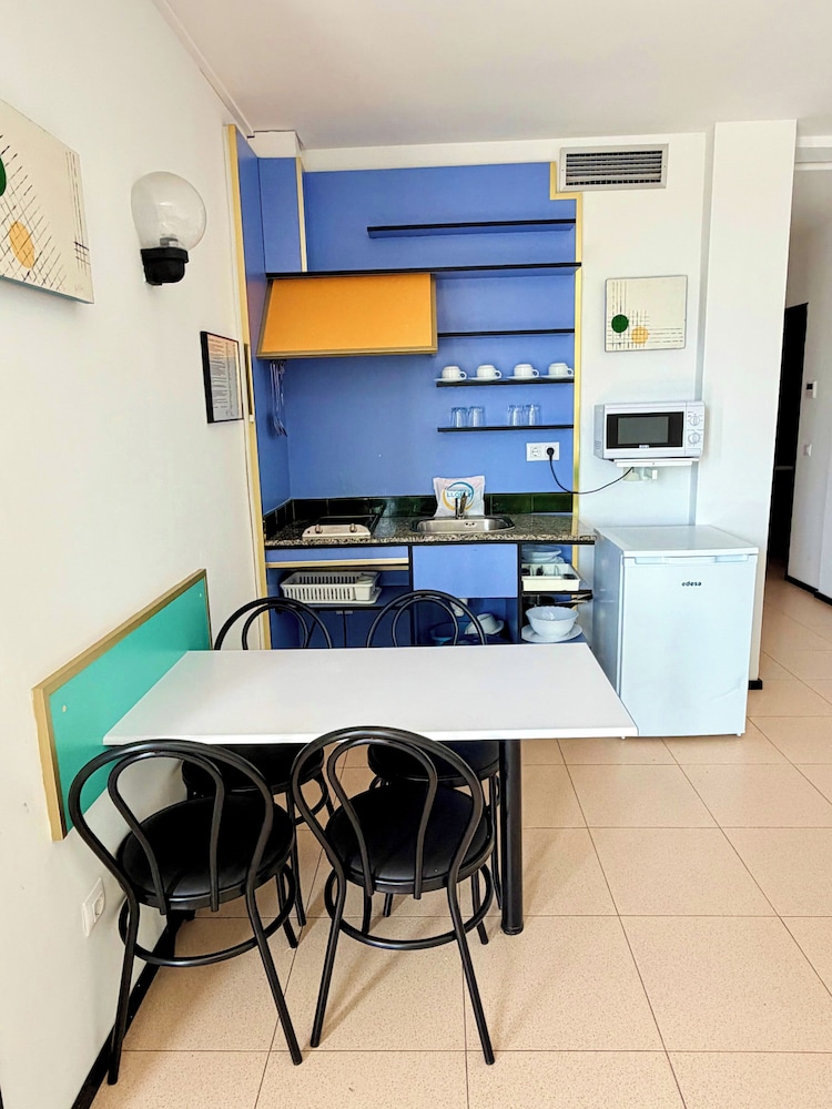 Apartaments Lloret Sun — Hotel rooms in Lloret de Mar, Catalonia