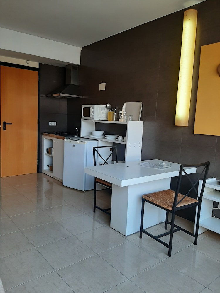 Apartaments Lloret Sun — Hotel rooms in Lloret de Mar, Catalonia
