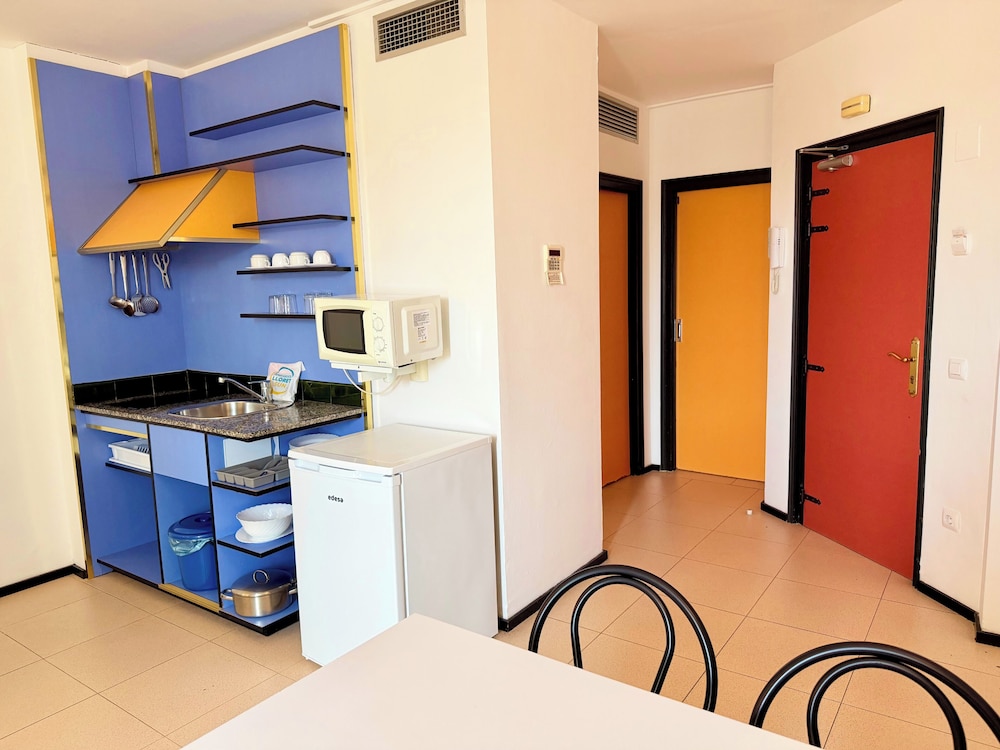 Apartaments Lloret Sun — Hotel rooms in Lloret de Mar, Catalonia