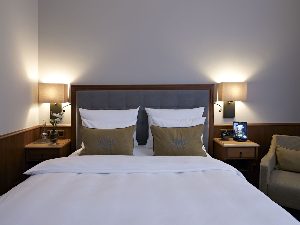 Platzl Hotel — Hotel rooms in Munich, Bavaria