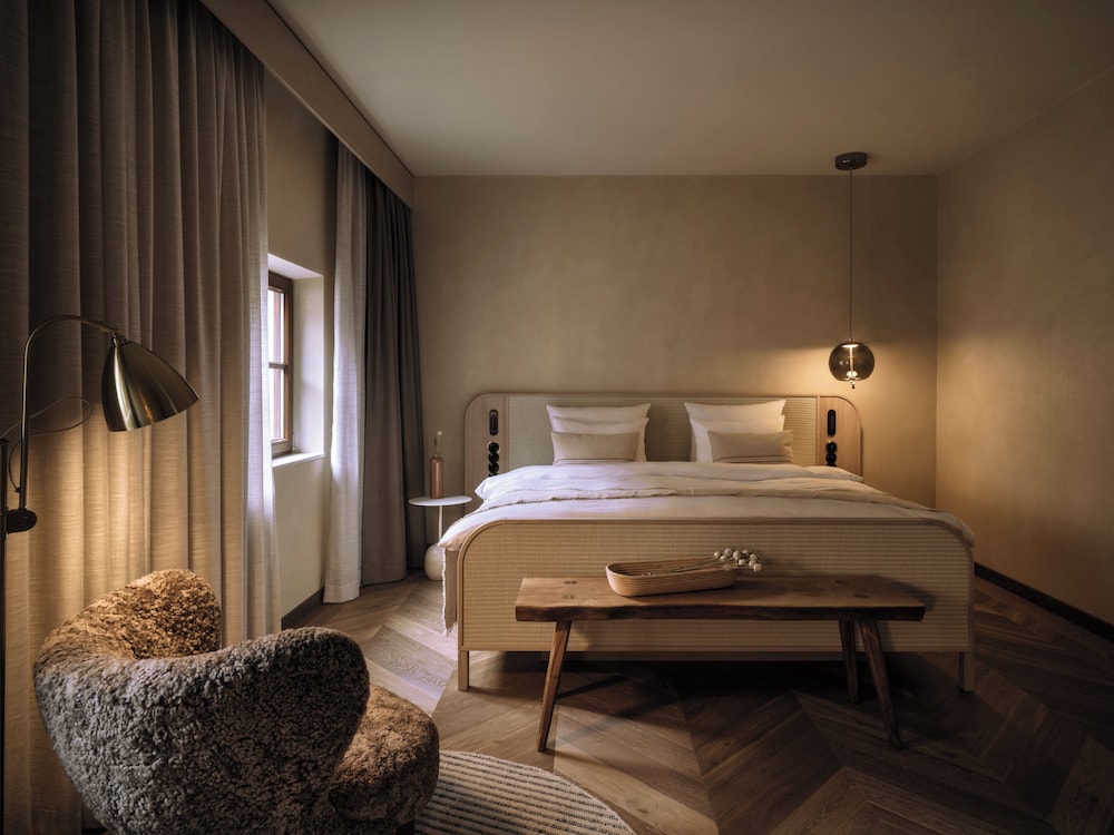 Platzl Hotel — Hotel rooms in Munich, Bavaria