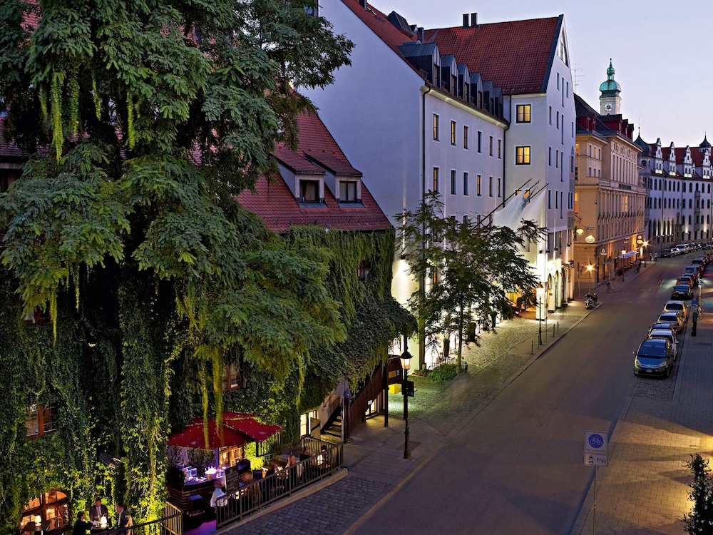 Platzl Hotel — Hotel building in Munich, Bavaria