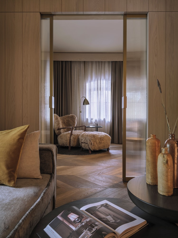 Platzl Hotel — Hotel rooms in Munich, Bavaria