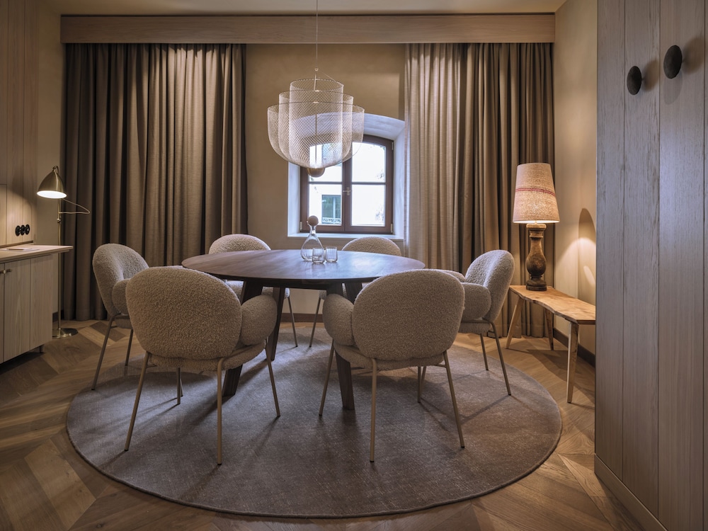 Platzl Hotel — Restaurant & bars in Munich, Bavaria