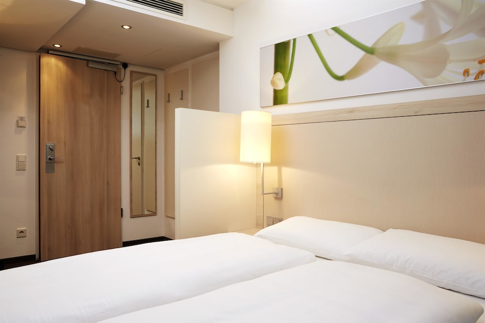 H+ Hotel München — Hotel rooms in Munich, Bavaria