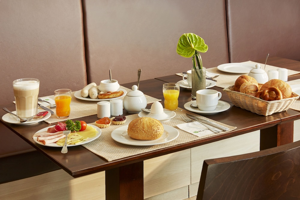 H+ Hotel München — Restaurant & bars in Munich, Bavaria