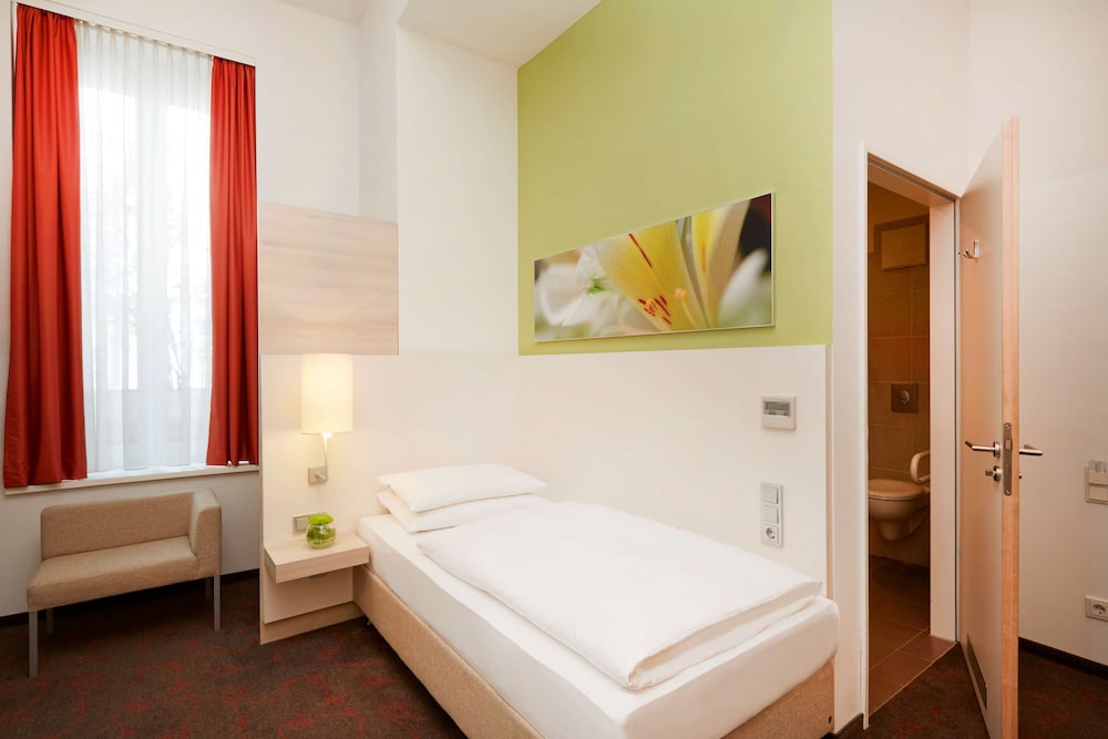 H+ Hotel München — Hotel rooms in Munich, Bavaria