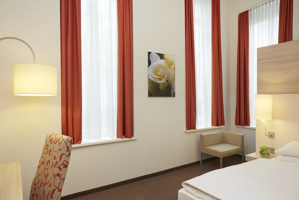 H+ Hotel München — Hotel rooms in Munich, Bavaria