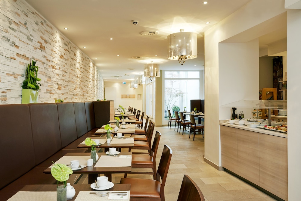 H+ Hotel München — Restaurant & bars in Munich, Bavaria
