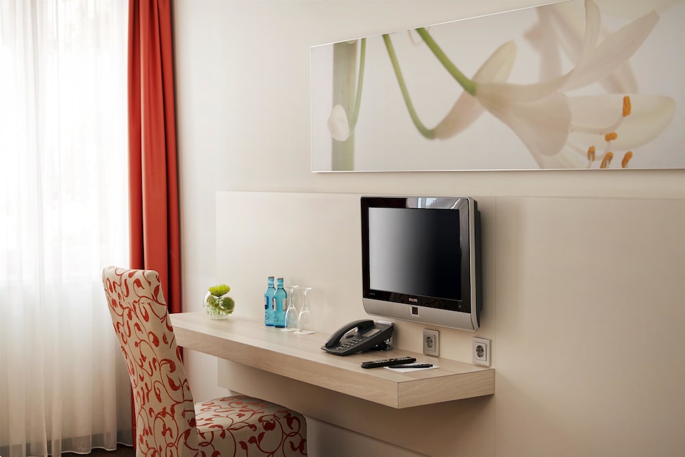 H+ Hotel München — Hotel rooms in Munich, Bavaria
