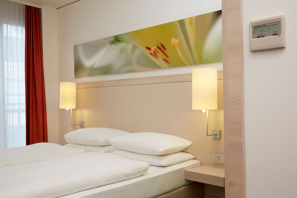 H+ Hotel München — Hotel rooms in Munich, Bavaria