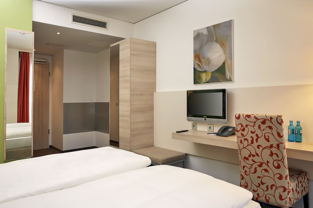 H+ Hotel München — Hotel rooms in Munich, Bavaria
