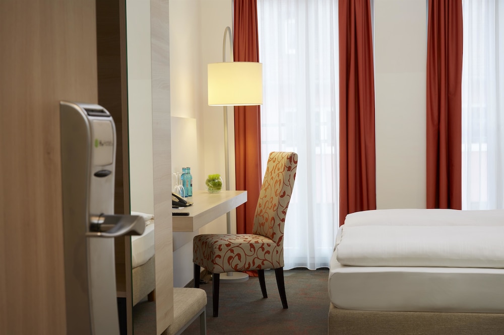 H+ Hotel München — Hotel rooms in Munich, Bavaria