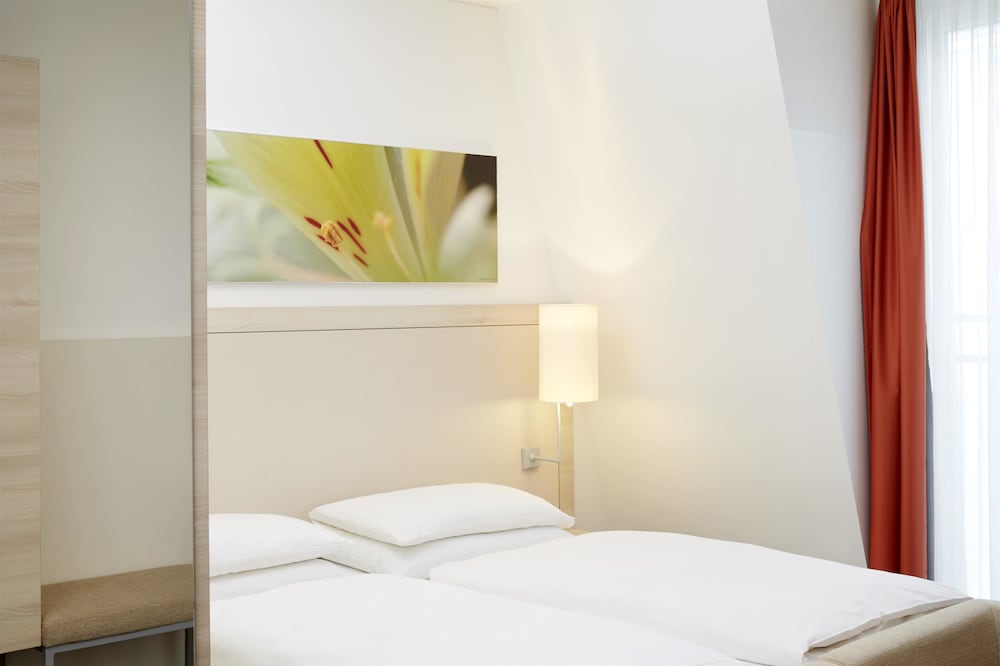 H+ Hotel München — Hotel rooms in Munich, Bavaria