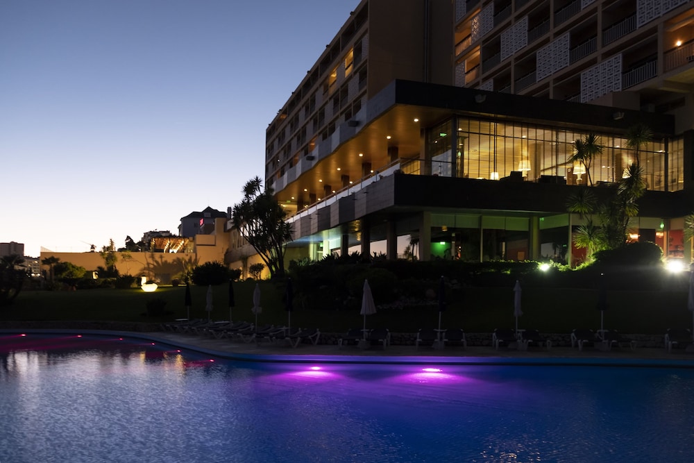 Hotel Algarve Casino — Hotel building in Portimão, Faro