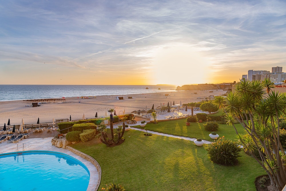 Hotel Algarve Casino — Beach in Portimão, Faro
