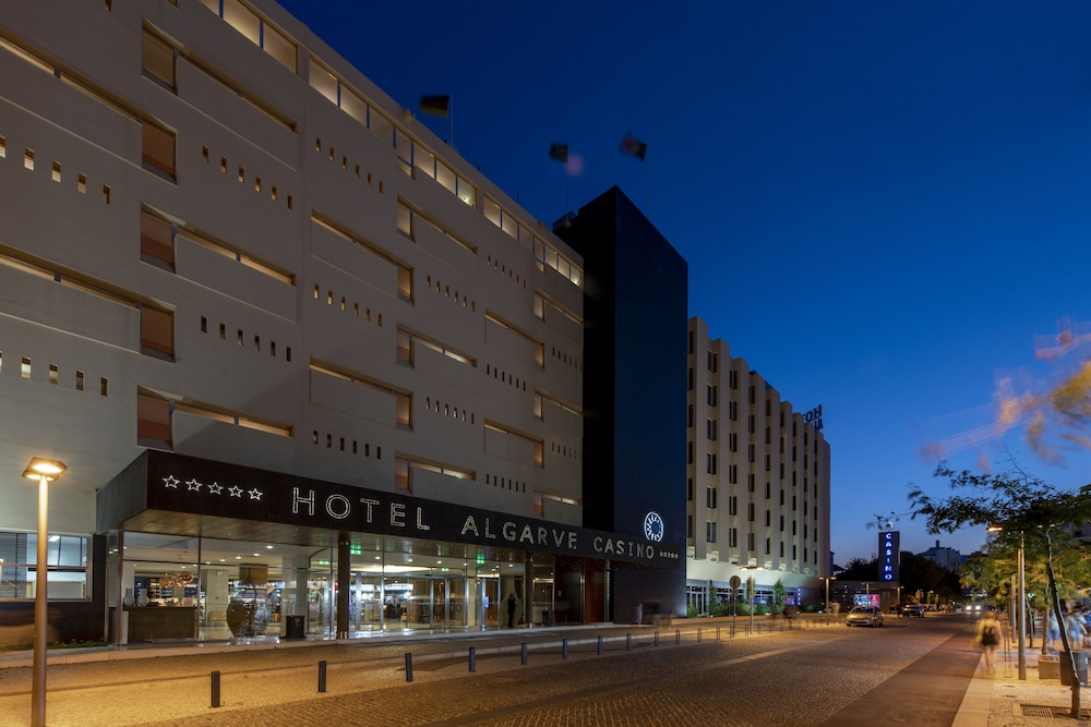 Hotel Algarve Casino — Hotel building in Portimão, Faro