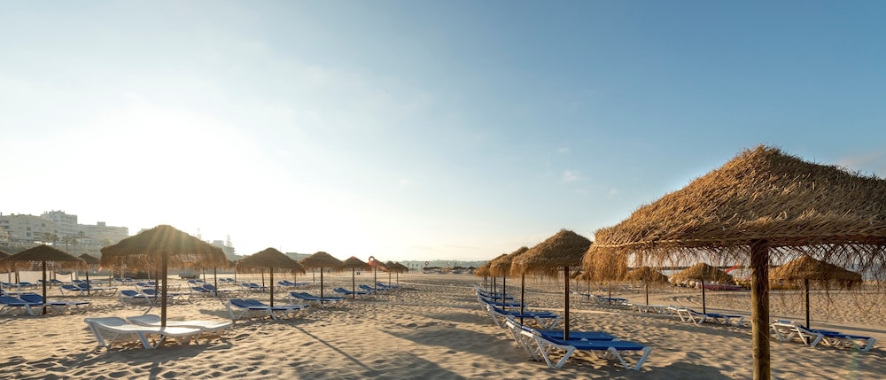 Hotel Algarve Casino — Beach in Portimão, Faro
