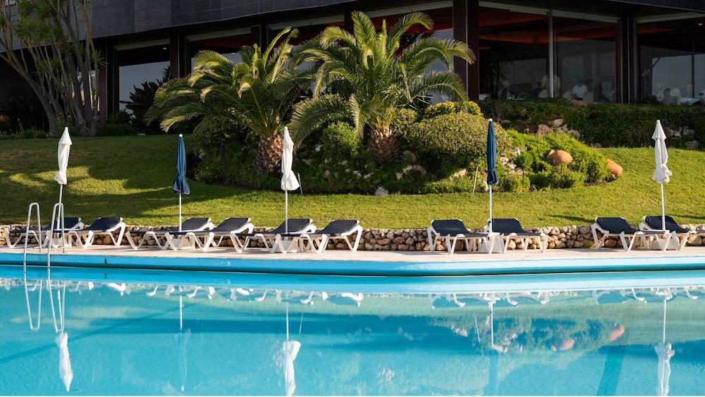 Hotel Algarve Casino — Swimming pool in Portimão, Faro