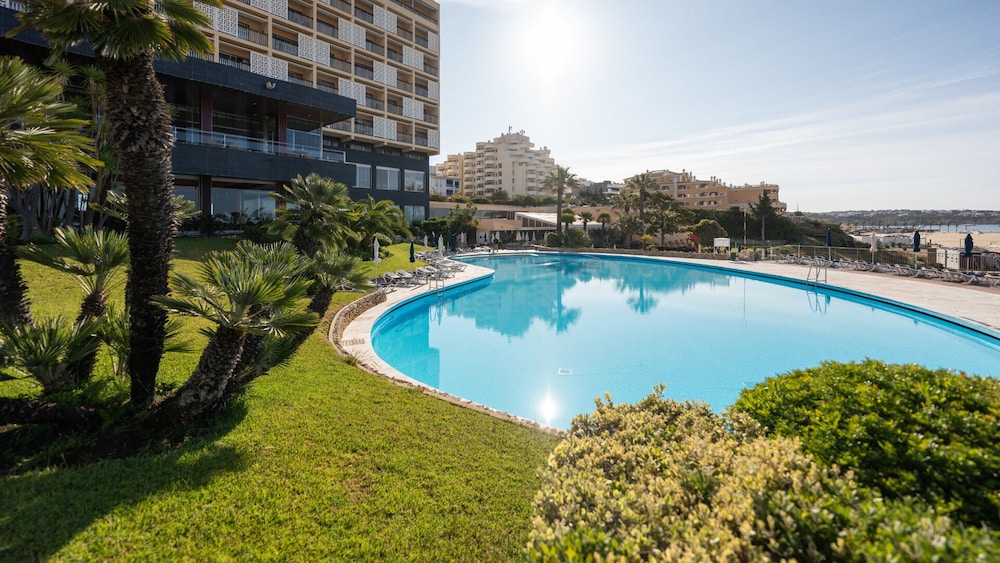 Hotel Algarve Casino — Swimming pool in Portimão, Faro