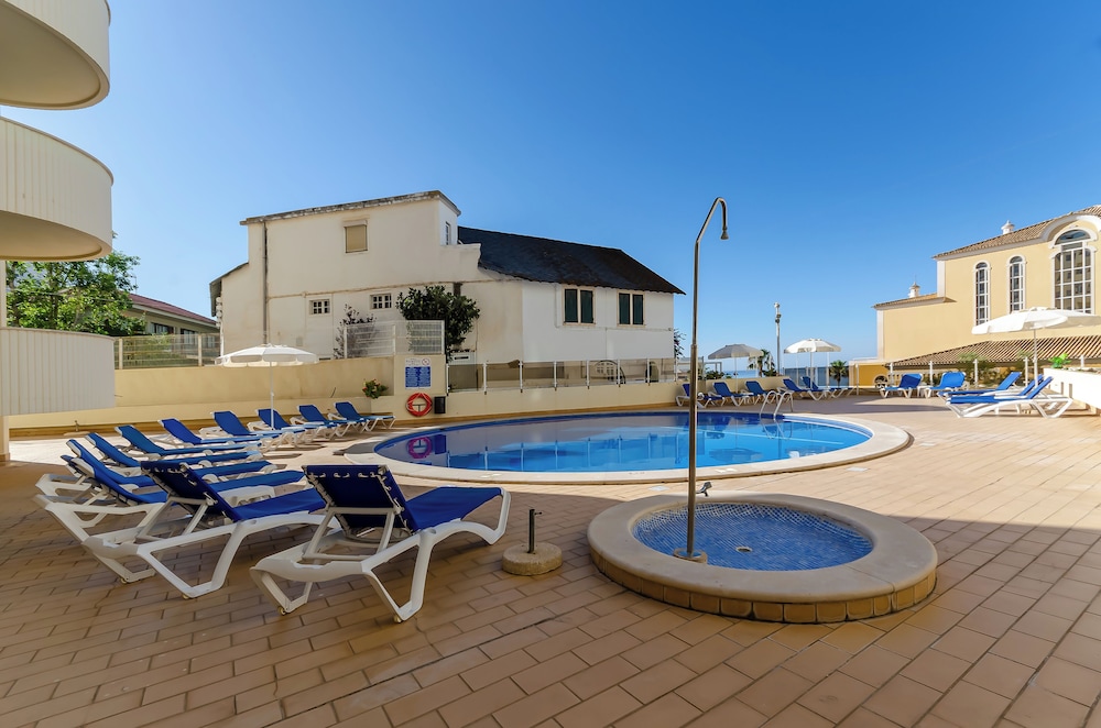 TURIM Algarve Mor Hotel — Swimming pool in Portimão, Faro