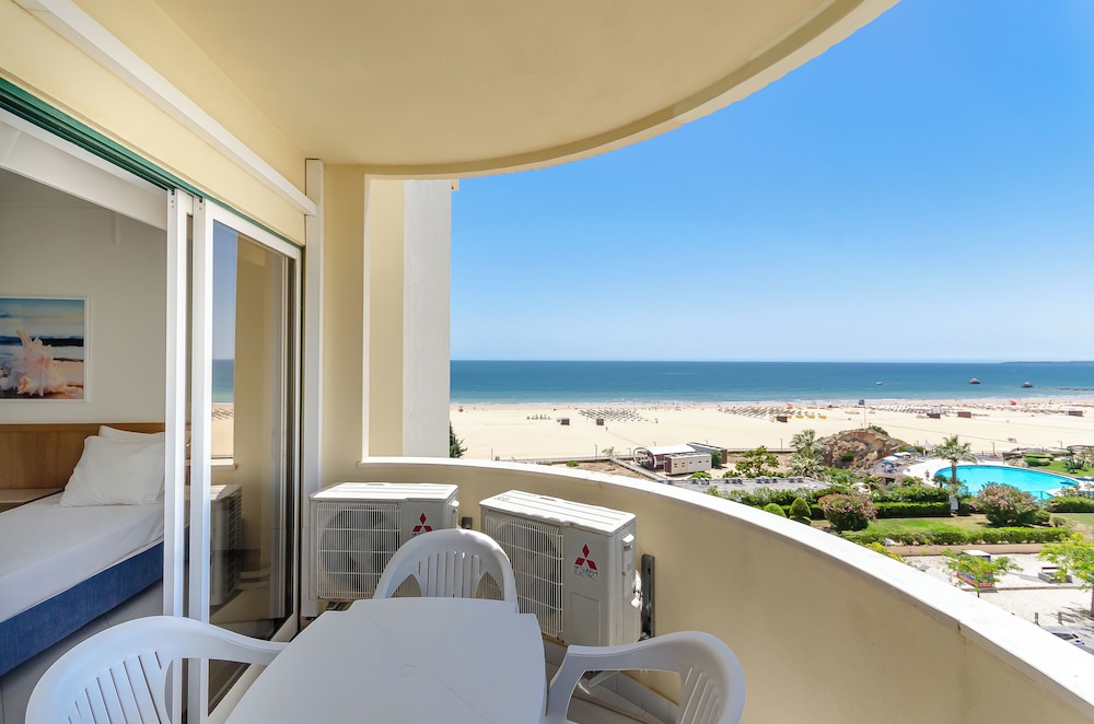 TURIM Algarve Mor Hotel — Beach in Portimão, Faro