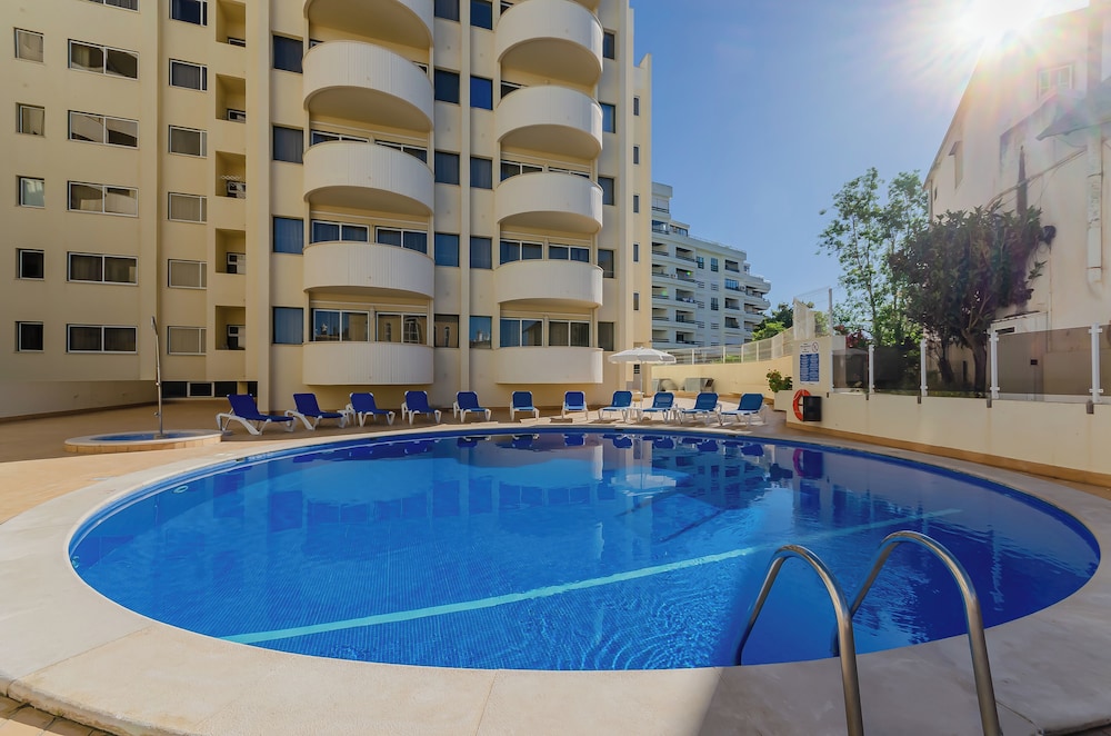 TURIM Algarve Mor Hotel — Swimming pool in Portimão, Faro