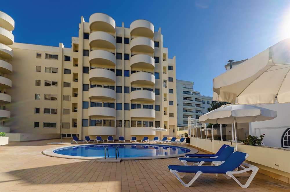 TURIM Algarve Mor Hotel — Swimming pool in Portimão, Faro