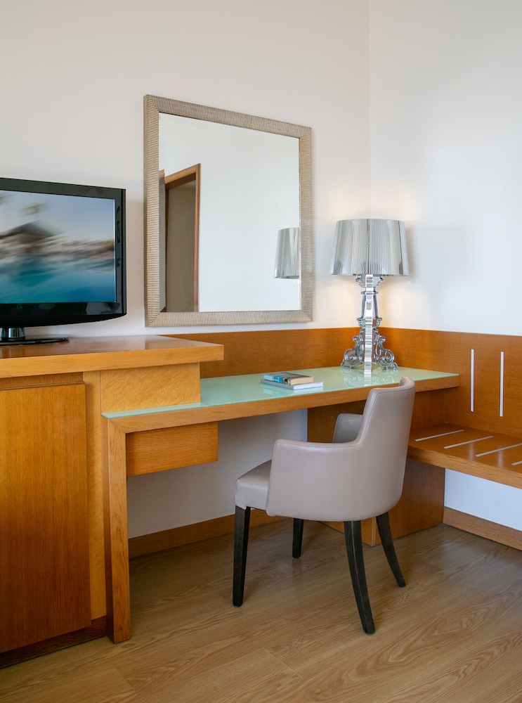 Atlantica Miramare Beach — Hotel rooms in Limassol, Limassol Region