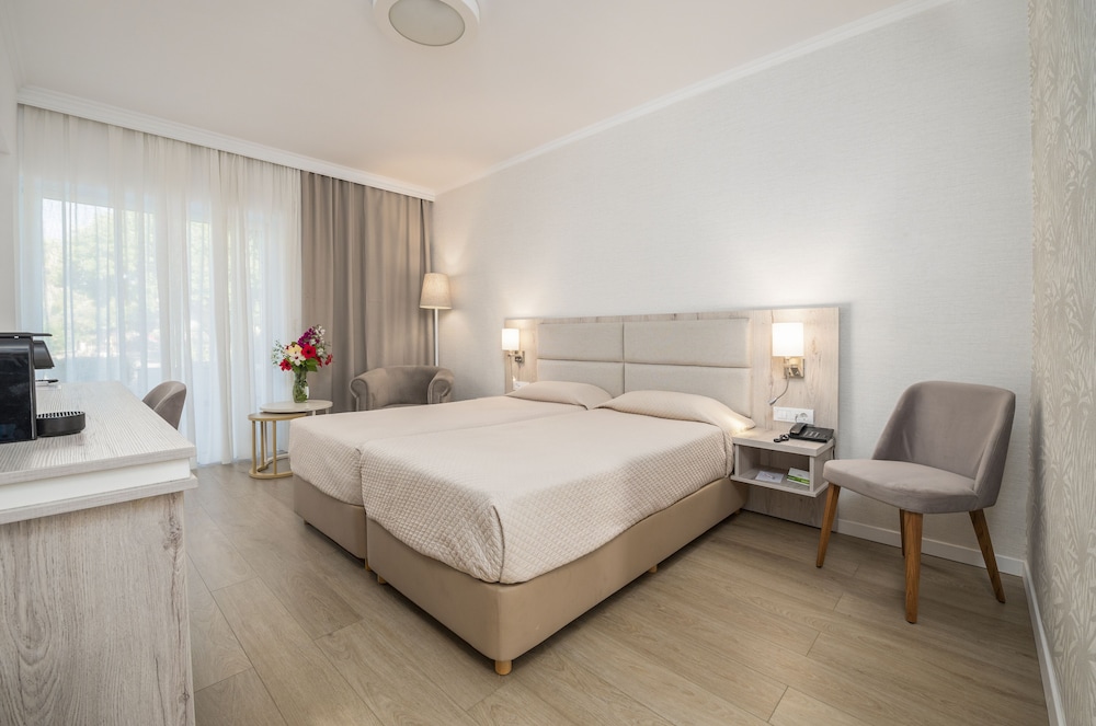 Atlantis Hotel — Hotel rooms in Kos Town, South Aegean