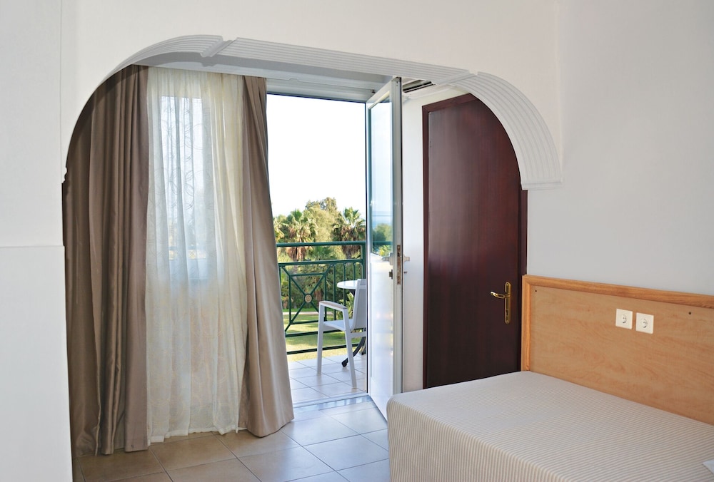 Atlantis Hotel — Hotel rooms in Kos Town, South Aegean