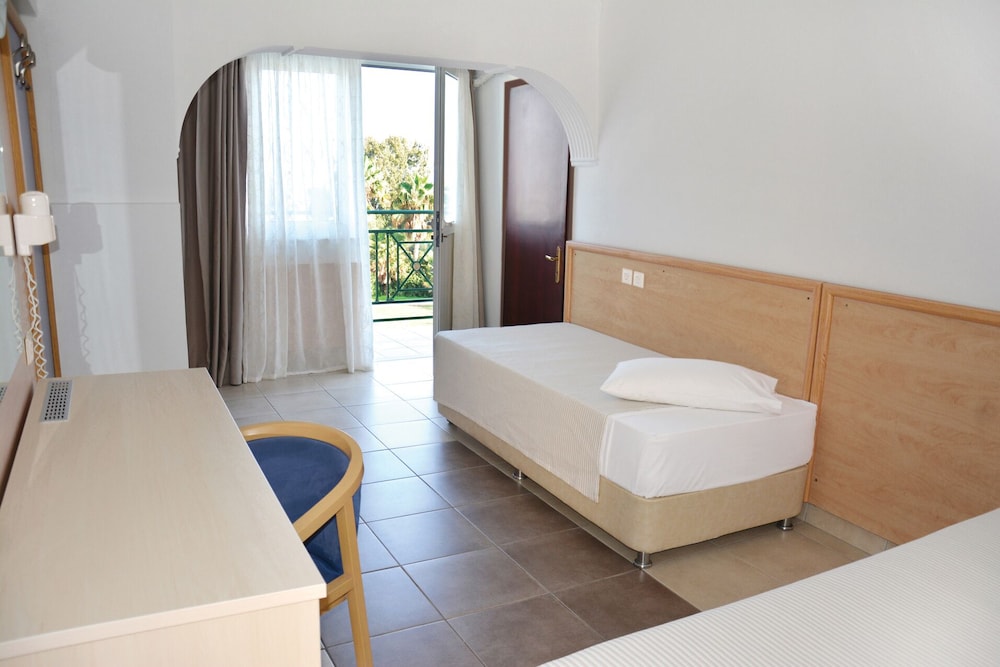 Atlantis Hotel — Hotel rooms in Kos Town, South Aegean