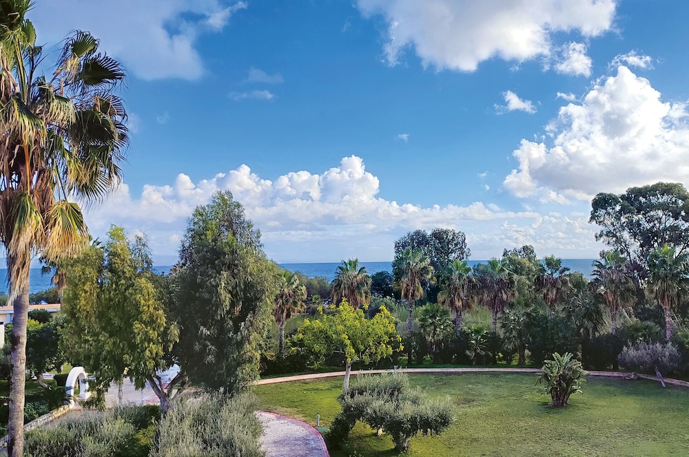 Atlantis Hotel — Beach in Kos Town, South Aegean