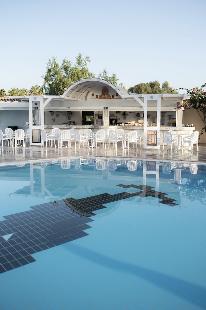 Atlantis Hotel — Swimming pool in Kos Town, South Aegean