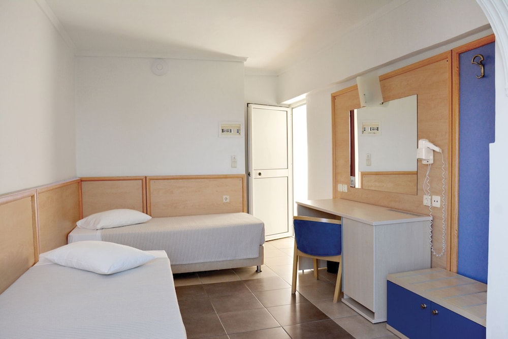 Atlantis Hotel — Hotel rooms in Kos Town, South Aegean